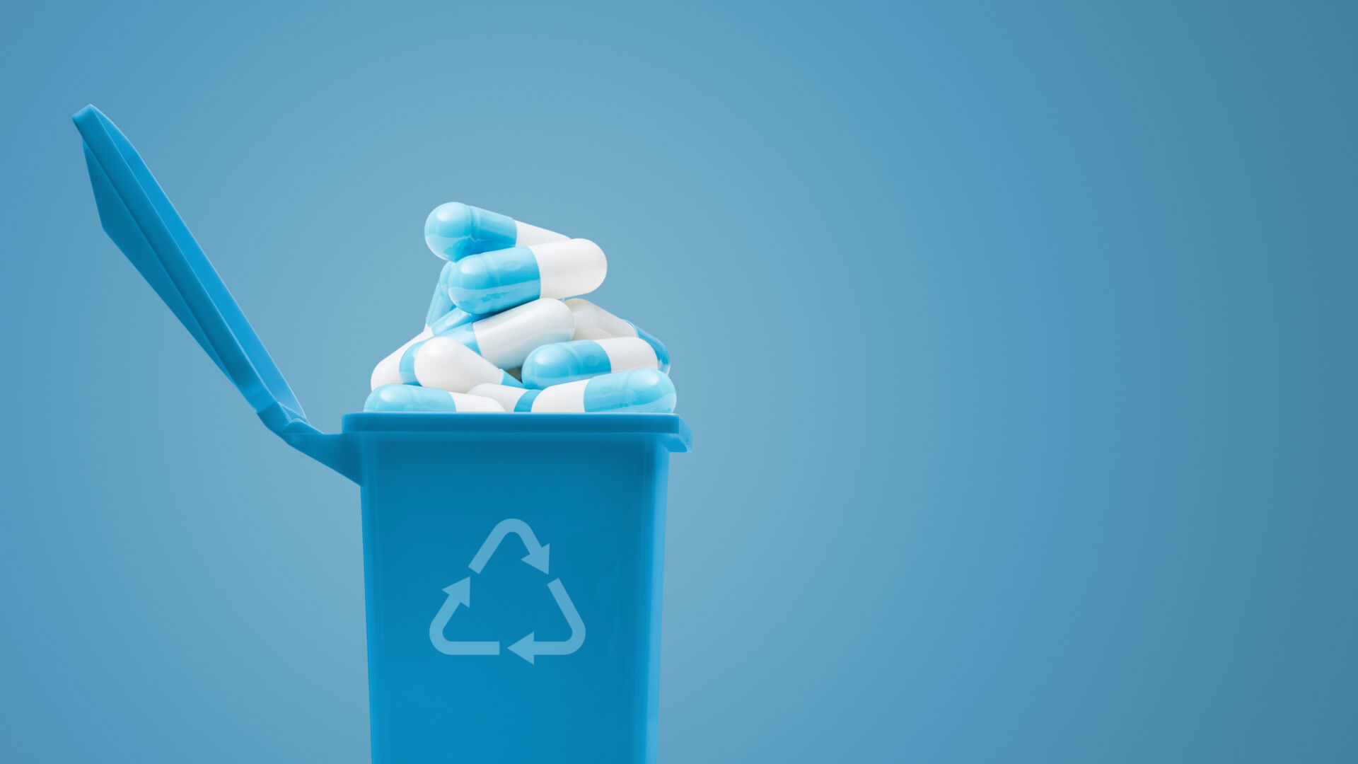 AdobeStock_506183788_Pills-garbage-1920x1080.jpeg